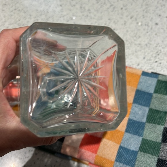 Square Cut Crystal Whiskey Decanter w/Round Cut Crystal Stopper - Picture 4 of 8